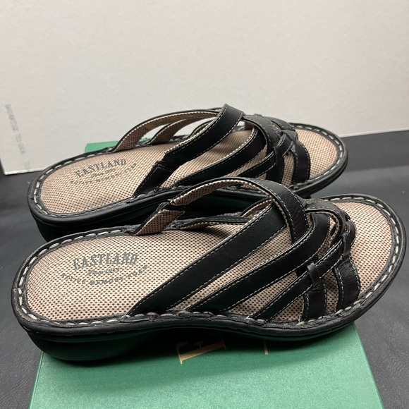 Woman’s Eastland sandals - Size 6 - Brand new in box - Picture 4 of 7